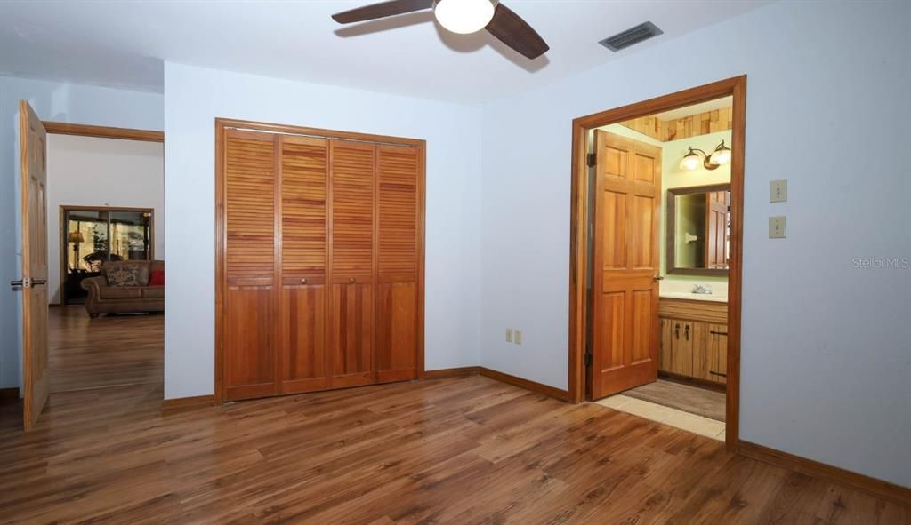 Activo con contrato: $340,000 (3 camas, 3 baños, 1868 Pies cuadrados)