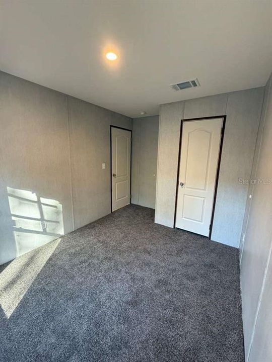 合同活跃: $235,000 (4 贝兹, 2 浴室, 1456 平方英尺)