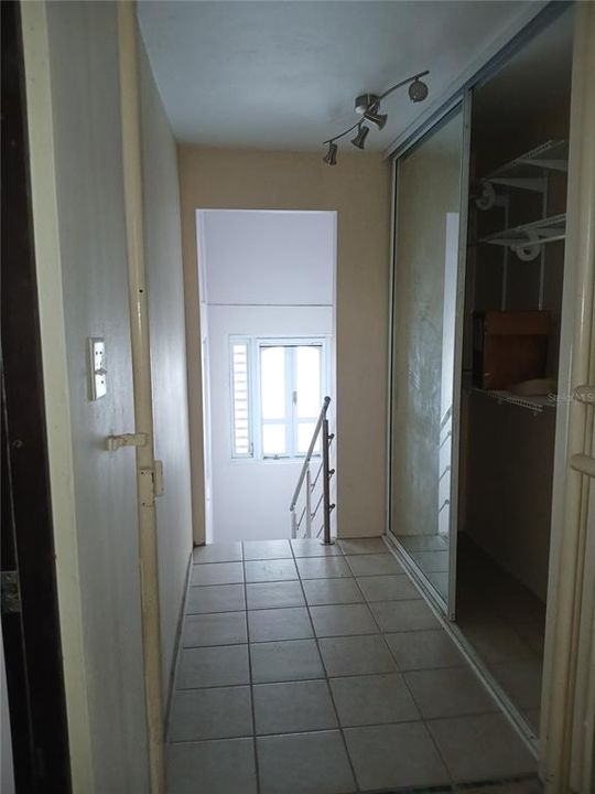 На продажу: $370,000 (4 спален, 2 ванн, 1700 Квадратных фут)