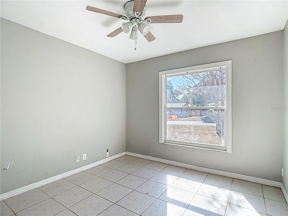 Activo con contrato: $144,900 (3 camas, 1 baños, 1099 Pies cuadrados)