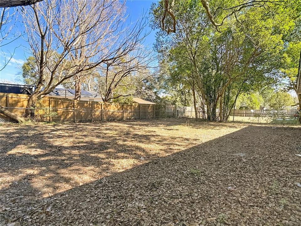 Activo con contrato: $144,900 (3 camas, 1 baños, 1099 Pies cuadrados)