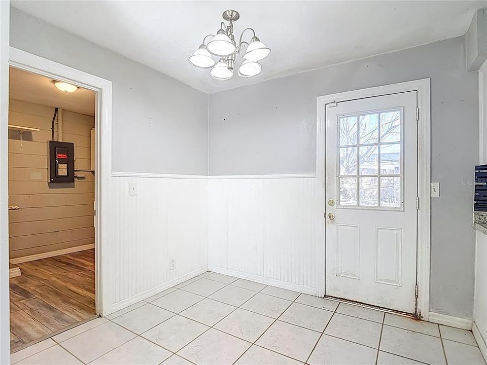 Activo con contrato: $144,900 (3 camas, 1 baños, 1099 Pies cuadrados)
