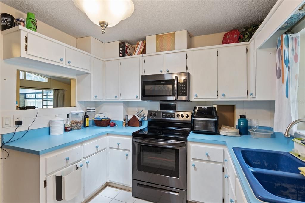 For Sale: $709,000 (4 beds, 2 baths, 2314 Square Feet)