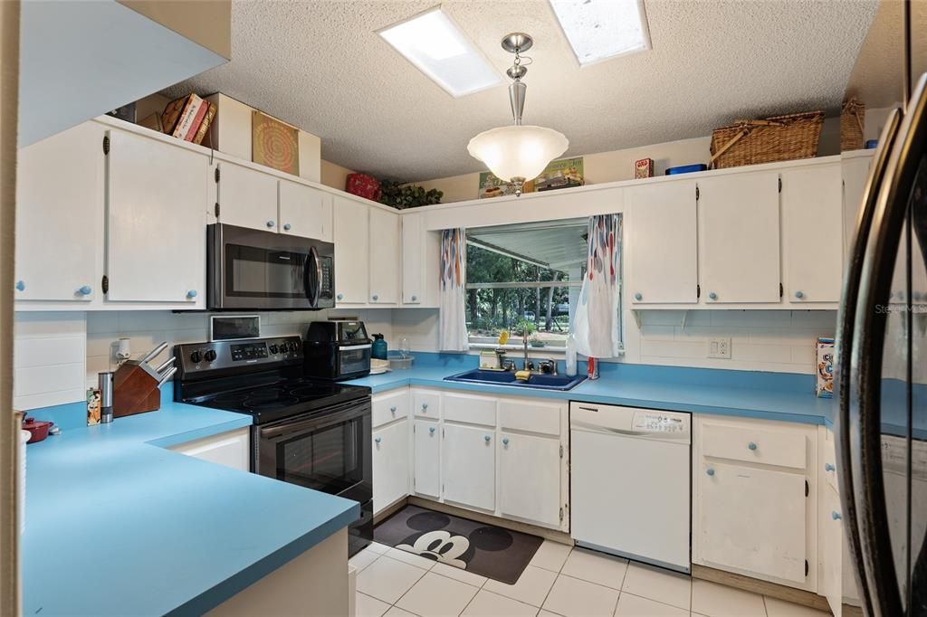 For Sale: $709,000 (4 beds, 2 baths, 2314 Square Feet)
