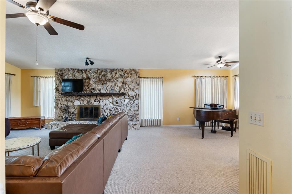For Sale: $709,000 (4 beds, 2 baths, 2314 Square Feet)