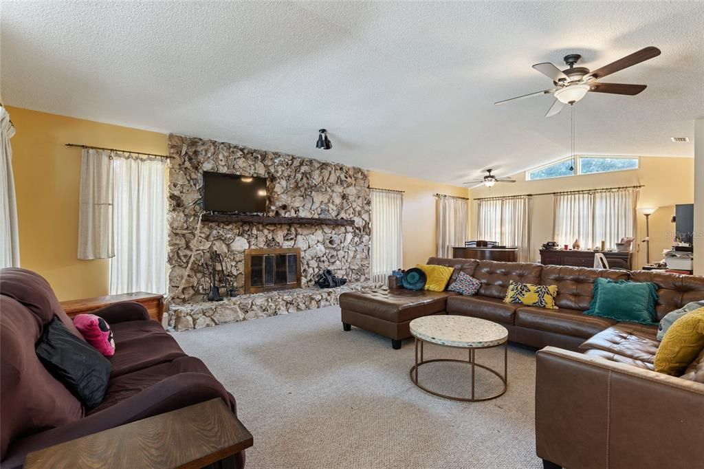 For Sale: $709,000 (4 beds, 2 baths, 2314 Square Feet)