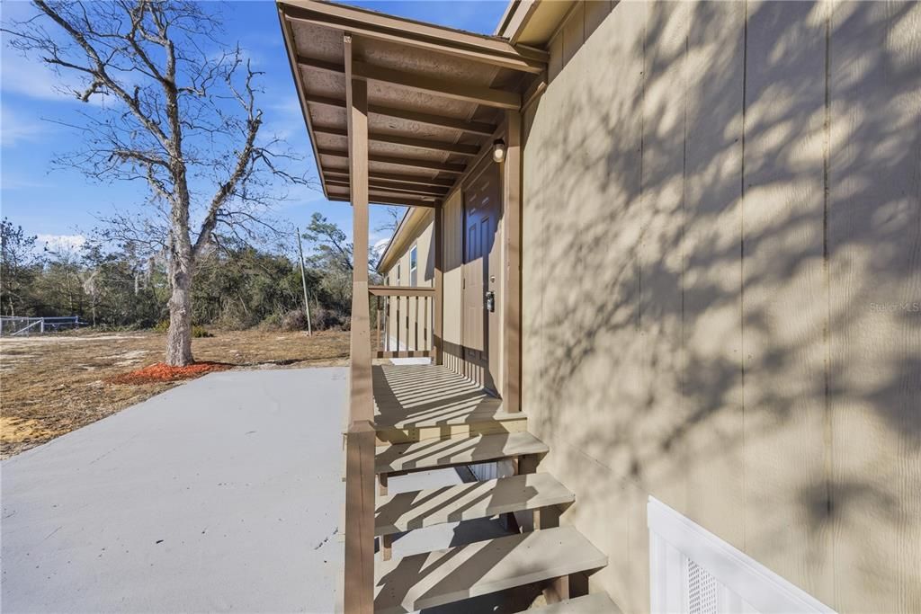Active With Contract: $164,900 (3 beds, 2 baths, 840 Square Feet)