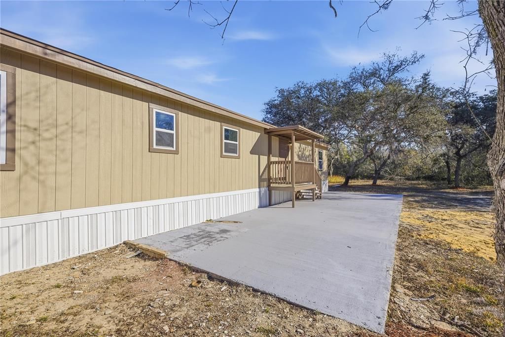 Active With Contract: $164,900 (3 beds, 2 baths, 840 Square Feet)
