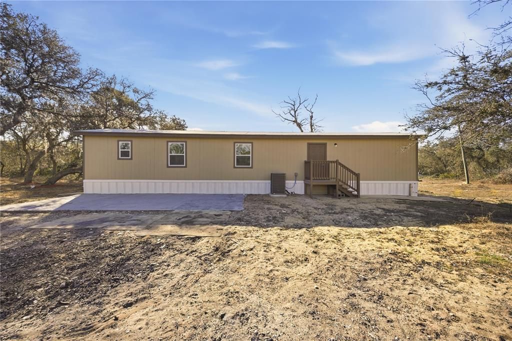 Active With Contract: $164,900 (3 beds, 2 baths, 840 Square Feet)
