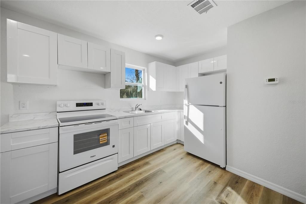Active With Contract: $164,900 (3 beds, 2 baths, 840 Square Feet)
