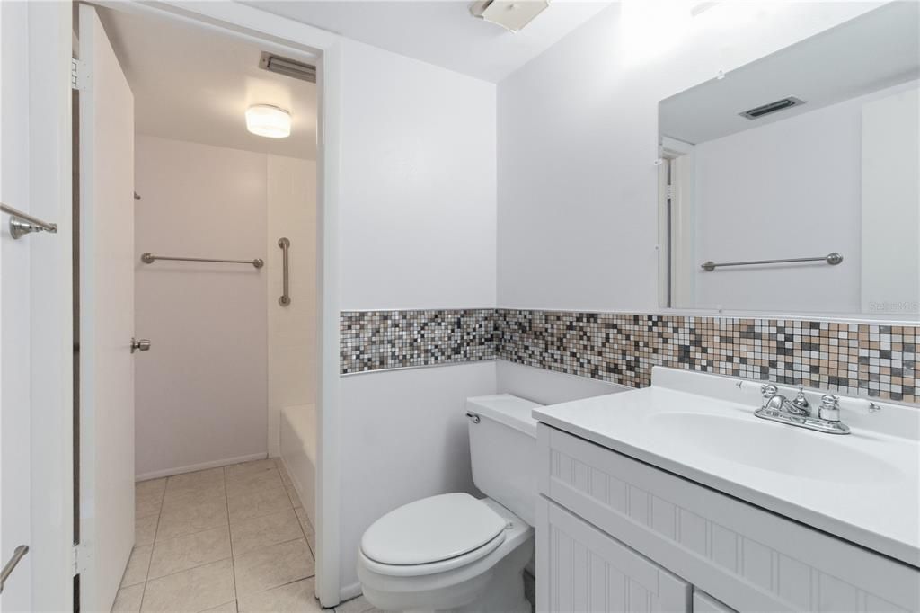 Activo con contrato: $89,000 (2 camas, 1 baños, 1054 Pies cuadrados)