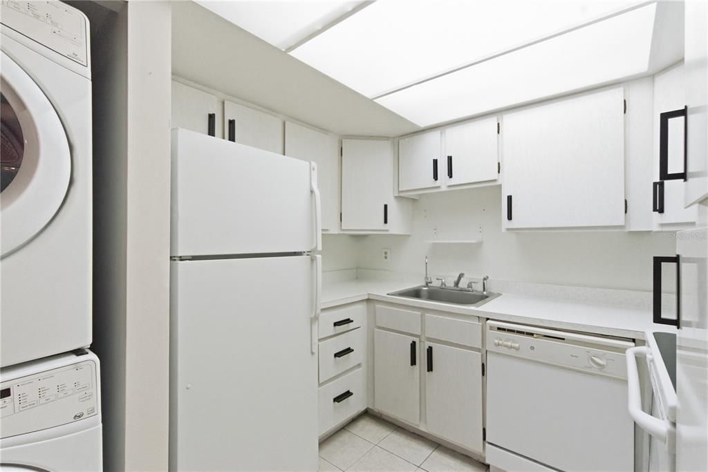 Activo con contrato: $89,000 (2 camas, 1 baños, 1054 Pies cuadrados)