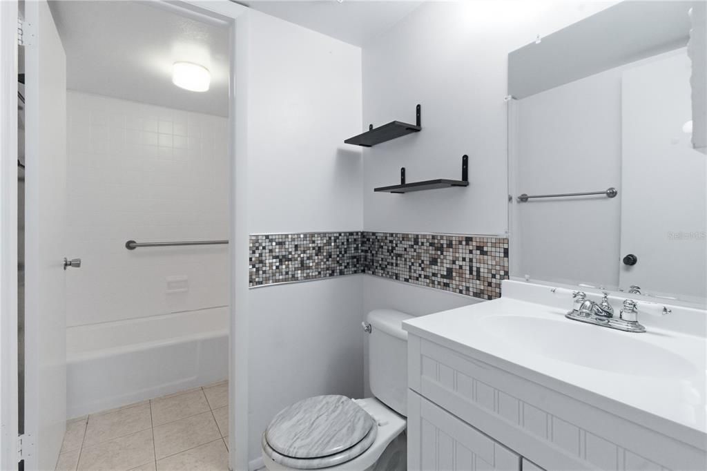 Activo con contrato: $89,000 (2 camas, 1 baños, 1054 Pies cuadrados)