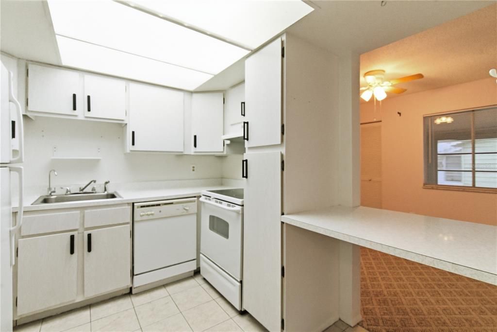 Activo con contrato: $89,000 (2 camas, 1 baños, 1054 Pies cuadrados)