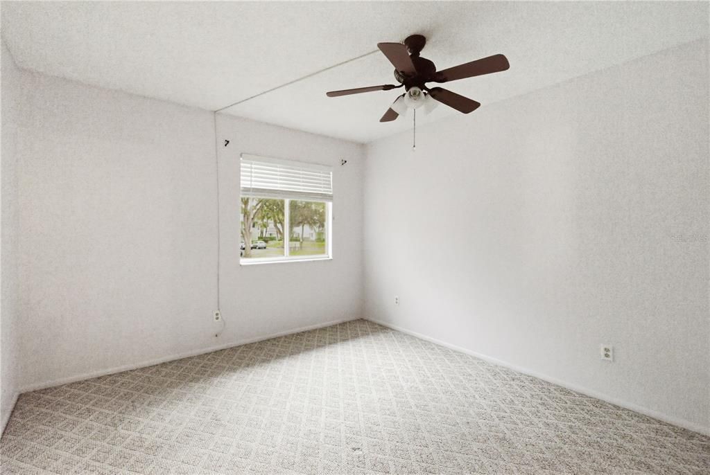 Activo con contrato: $89,000 (2 camas, 1 baños, 1054 Pies cuadrados)
