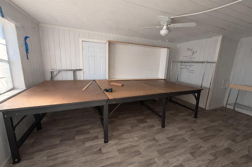 Active With Contract: $239,900 (2 beds, 1 baths, 736 Square Feet)