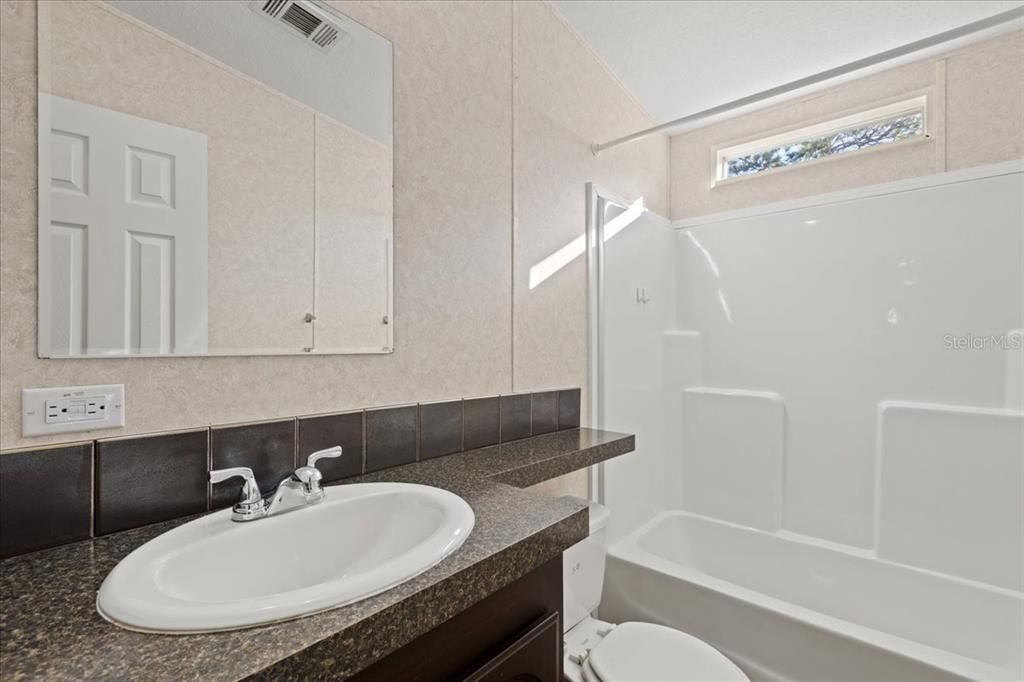 En Venta: $220,000 (3 camas, 2 baños, 1512 Pies cuadrados)