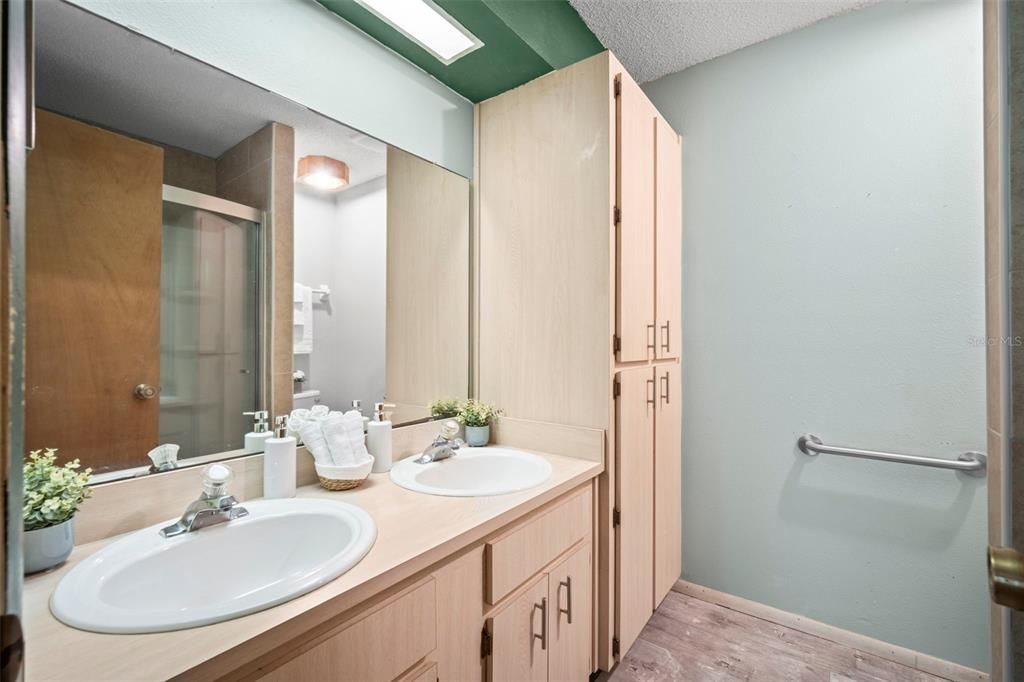 На продажу: $455,000 (3 спален, 2 ванн, 1415 Квадратных фут)