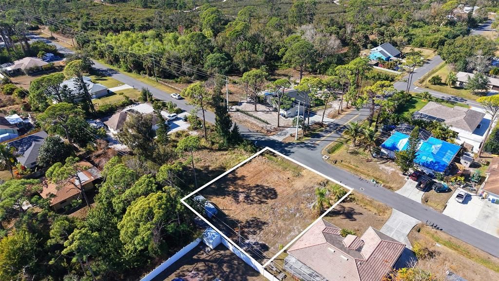 En Venta: $105,000 (0.18 acres)
