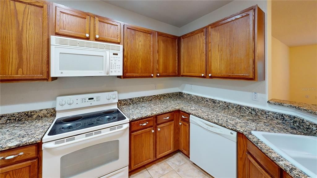 For Sale: $139,900 (2 beds, 2 baths, 1050 Square Feet)