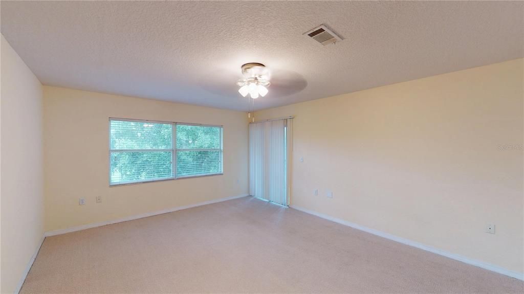 For Sale: $139,900 (2 beds, 2 baths, 1050 Square Feet)