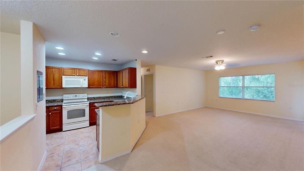 For Sale: $139,900 (2 beds, 2 baths, 1050 Square Feet)