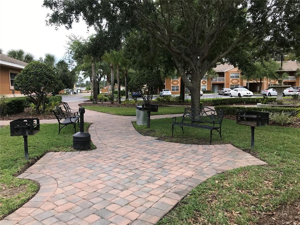 For Sale: $139,900 (2 beds, 2 baths, 1050 Square Feet)