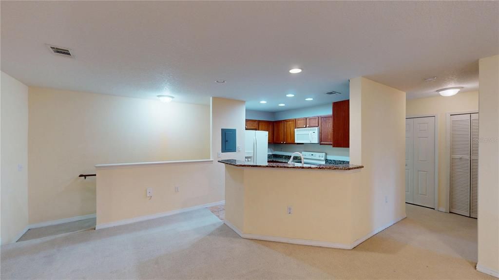 For Sale: $139,900 (2 beds, 2 baths, 1050 Square Feet)