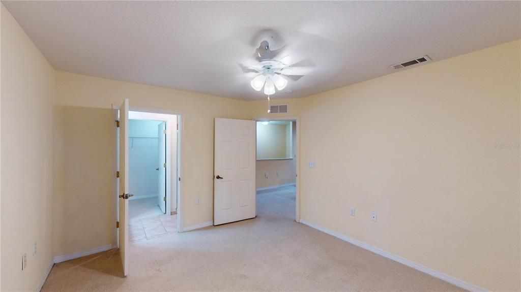 For Sale: $139,900 (2 beds, 2 baths, 1050 Square Feet)