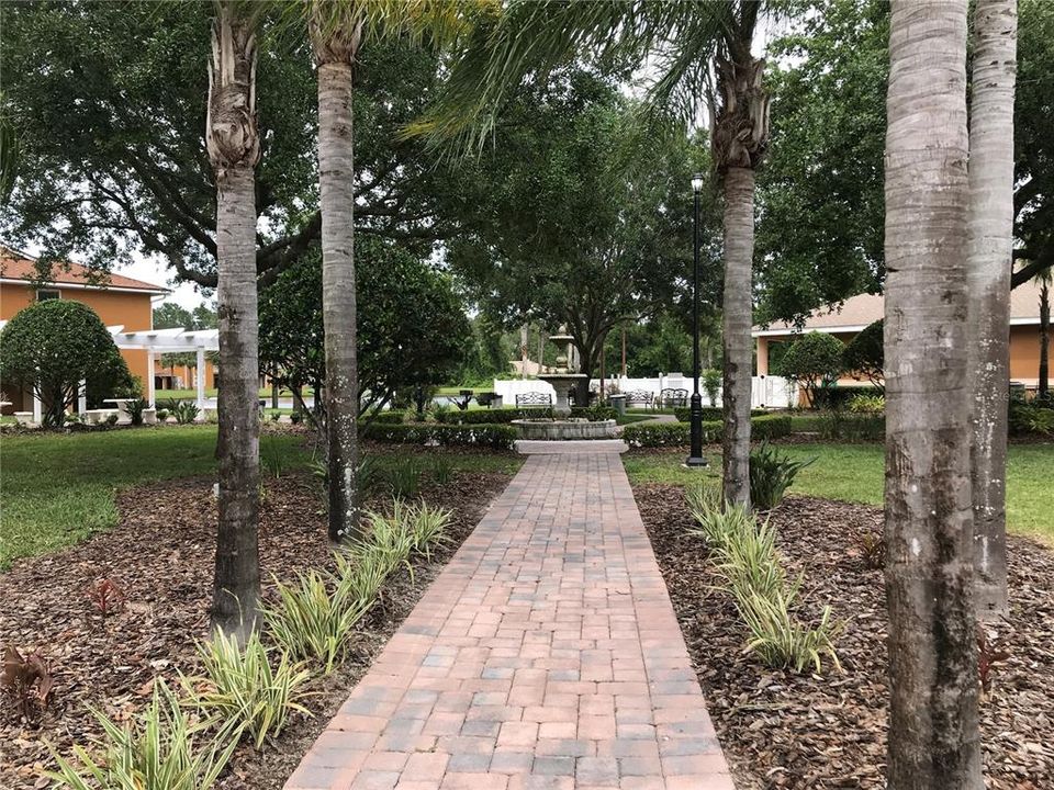 For Sale: $139,900 (2 beds, 2 baths, 1050 Square Feet)