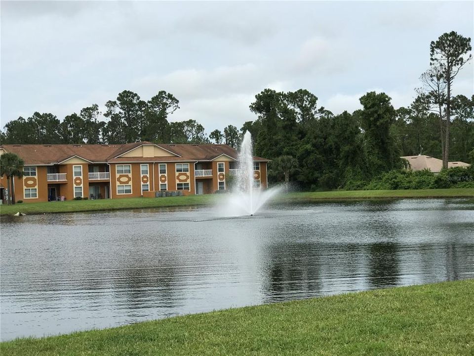 For Sale: $139,900 (2 beds, 2 baths, 1050 Square Feet)