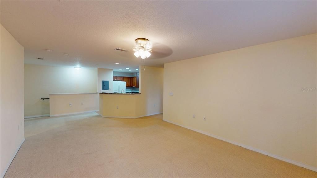 For Sale: $139,900 (2 beds, 2 baths, 1050 Square Feet)