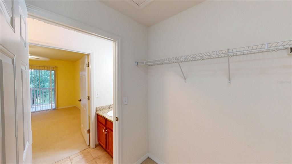 For Sale: $139,900 (2 beds, 2 baths, 1050 Square Feet)