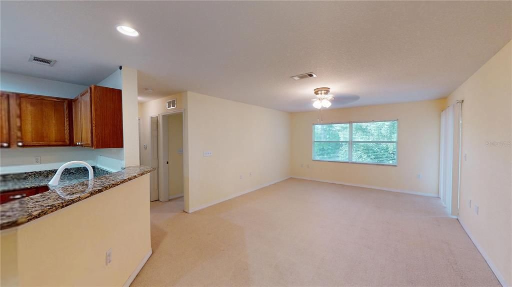 For Sale: $139,900 (2 beds, 2 baths, 1050 Square Feet)