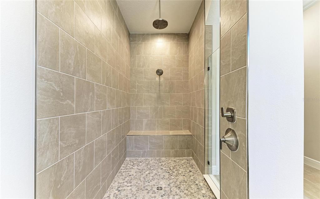 En Venta: $919,990 (4 camas, 4 baños, 3124 Pies cuadrados)