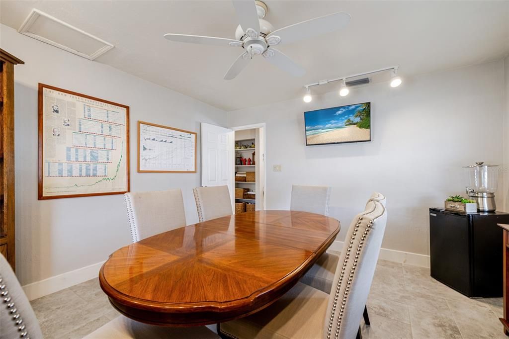For Sale: $499,000 (0 beds, 0 baths, 1104 Square Feet)