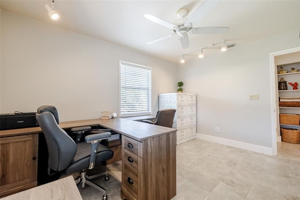 For Sale: $499,000 (0 beds, 0 baths, 1104 Square Feet)