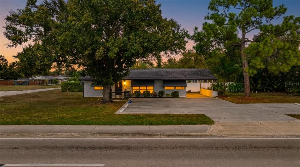 For Sale: $499,000 (0 beds, 0 baths, 1104 Square Feet)