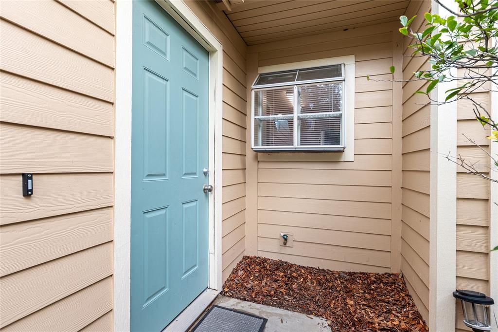 Под контрактом: $214,900 (2 спален, 2 ванн, 1203 Квадратных фут)