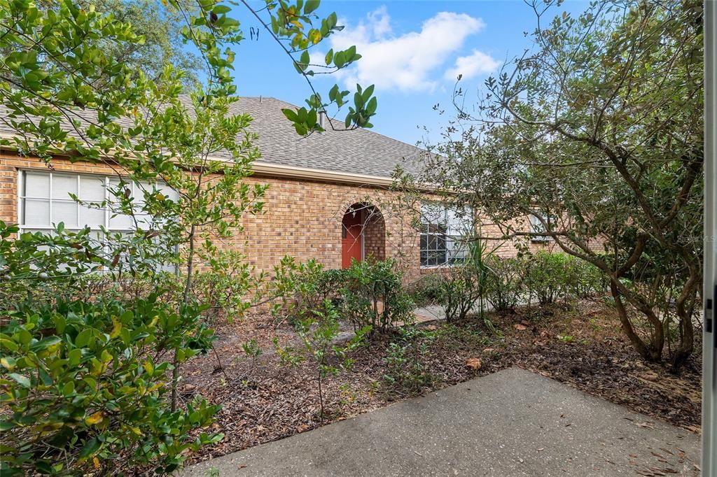 Под контрактом: $214,900 (2 спален, 2 ванн, 1203 Квадратных фут)