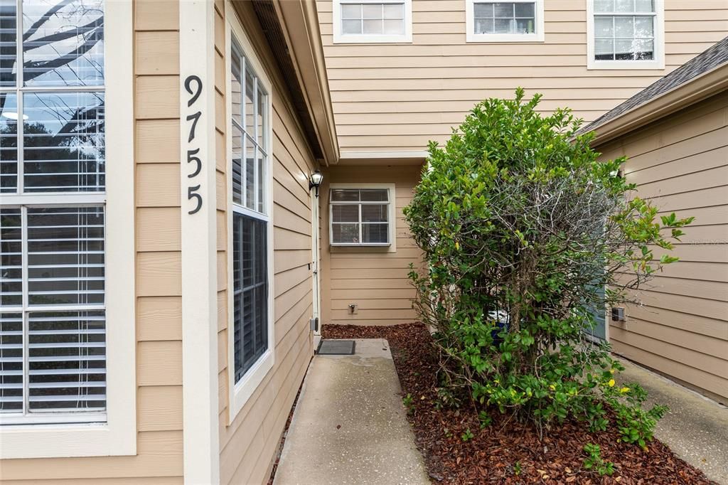 Под контрактом: $214,900 (2 спален, 2 ванн, 1203 Квадратных фут)