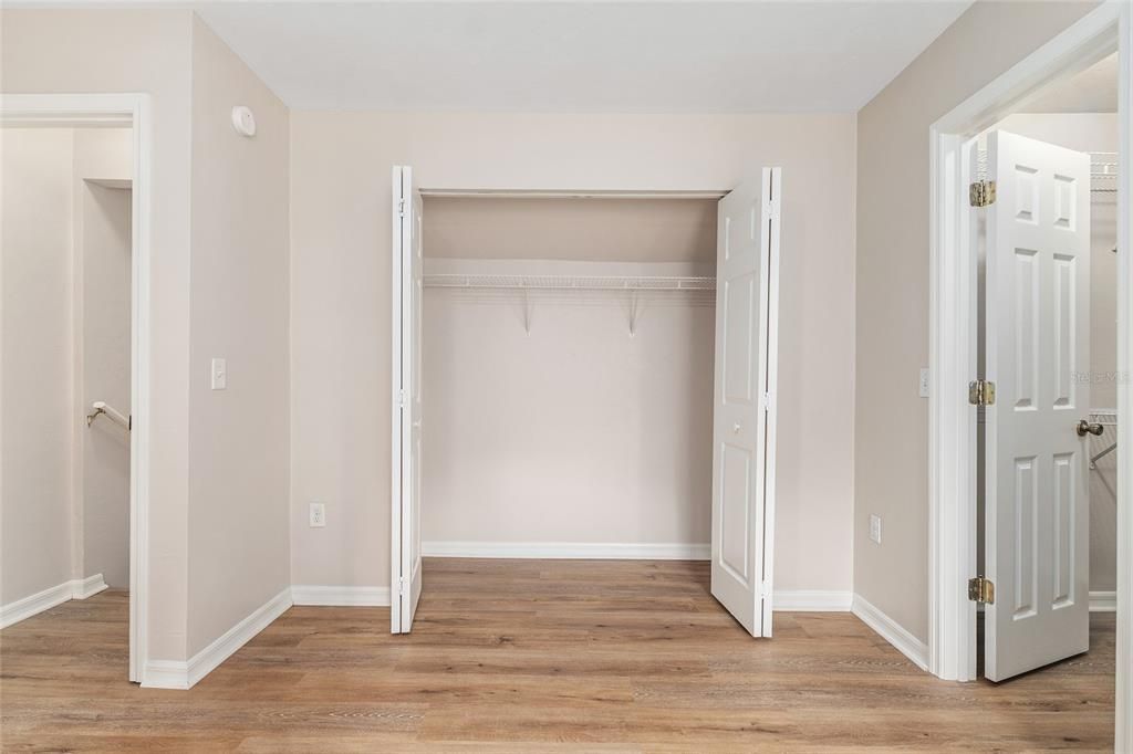 Под контрактом: $214,900 (2 спален, 2 ванн, 1203 Квадратных фут)