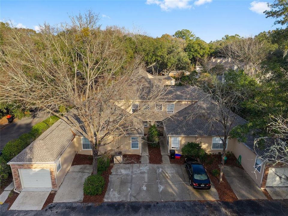 Под контрактом: $214,900 (2 спален, 2 ванн, 1203 Квадратных фут)