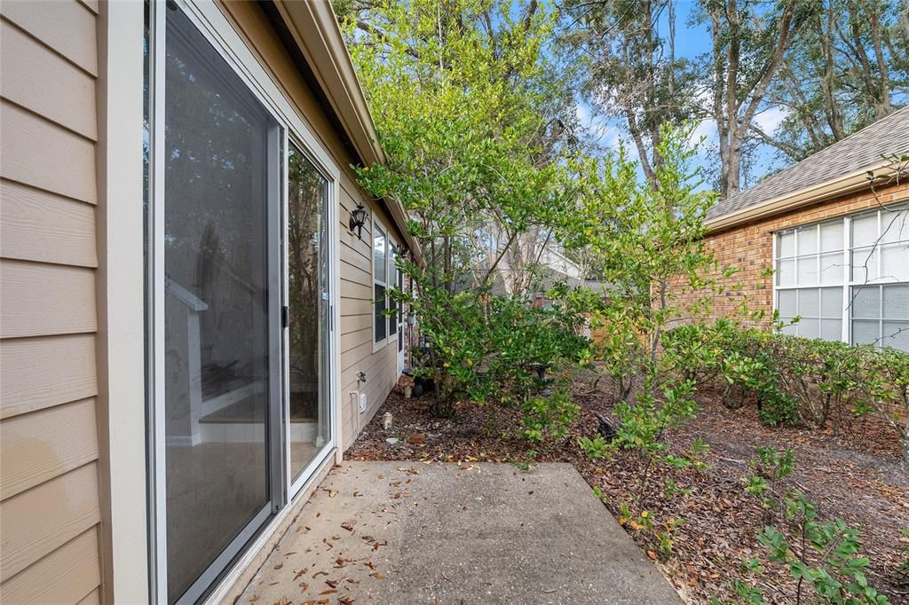 Под контрактом: $214,900 (2 спален, 2 ванн, 1203 Квадратных фут)