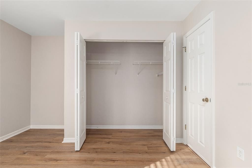 Под контрактом: $214,900 (2 спален, 2 ванн, 1203 Квадратных фут)