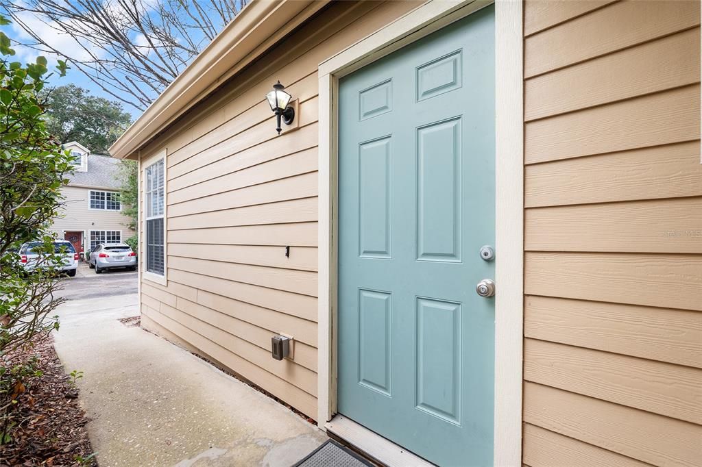 Под контрактом: $214,900 (2 спален, 2 ванн, 1203 Квадратных фут)