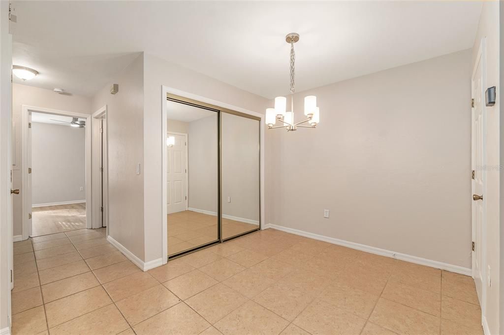 Под контрактом: $214,900 (2 спален, 2 ванн, 1203 Квадратных фут)