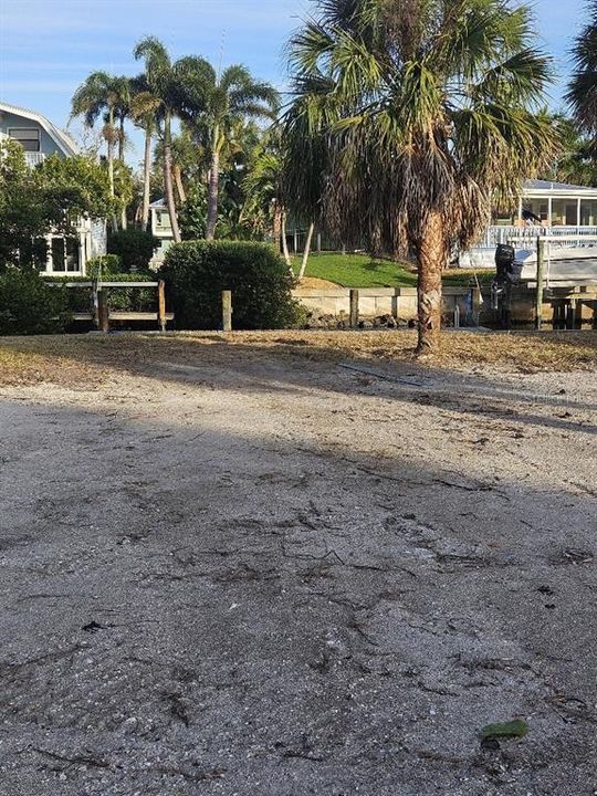 En Venta: $675,000 (0.23 acres)