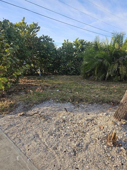 En Venta: $675,000 (0.23 acres)