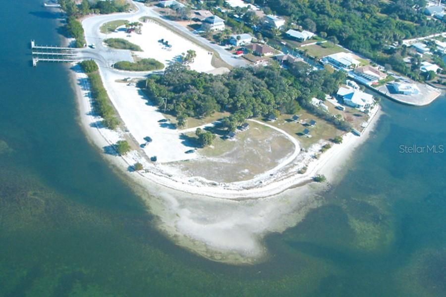 En Venta: $675,000 (0.23 acres)
